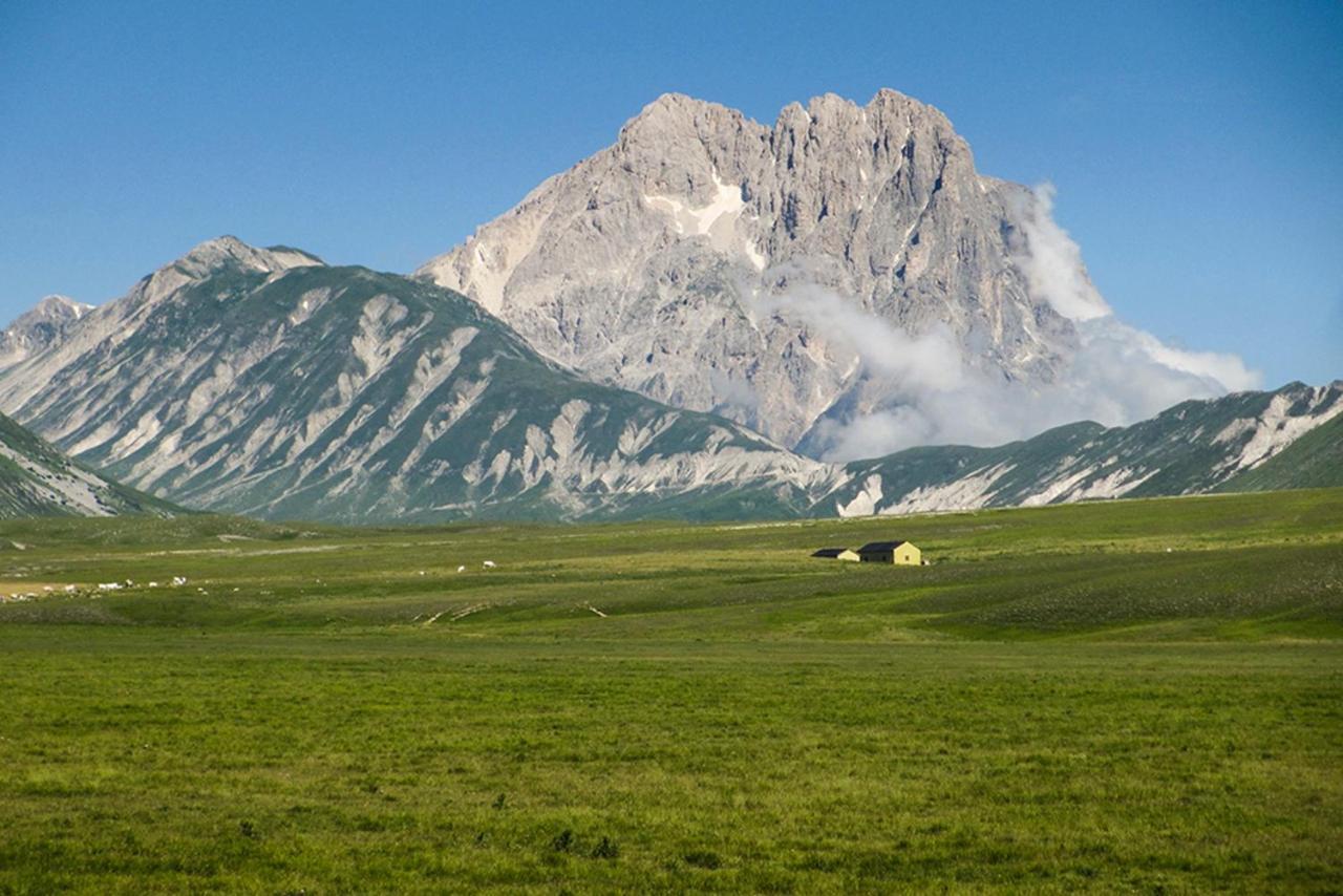Complesso Turistico Aurora - Appartamenti Poggio Picenze Екстериор снимка