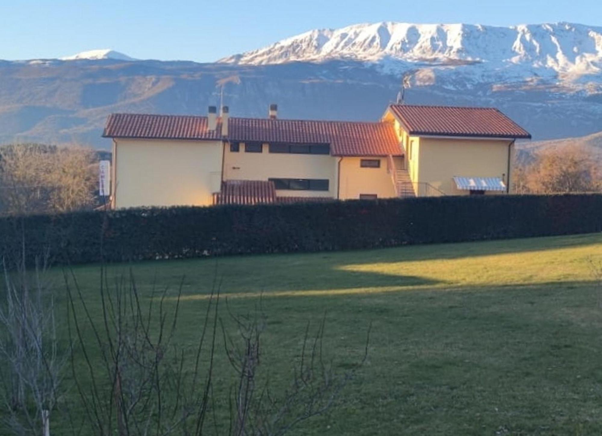 Complesso Turistico Aurora - Appartamenti Poggio Picenze Екстериор снимка