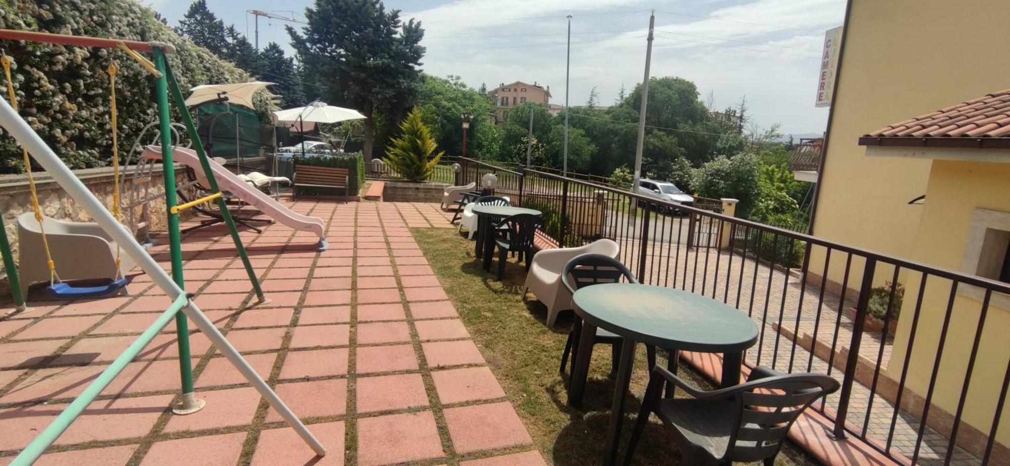 Complesso Turistico Aurora - Appartamenti Poggio Picenze Екстериор снимка